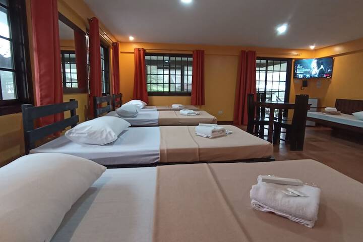 Room 4 of 16