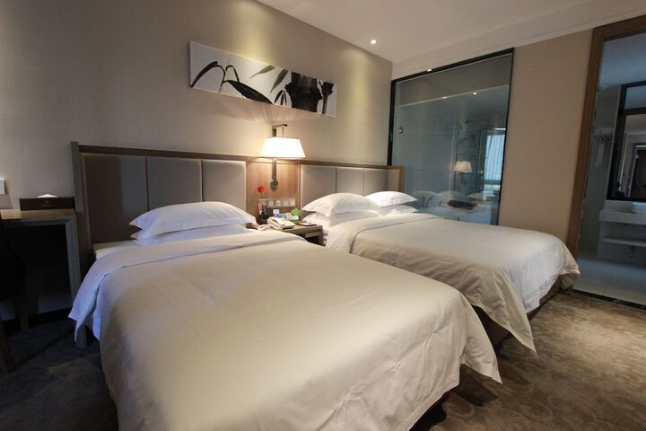 Room 28 of 92