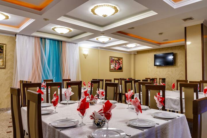 Dining Photos