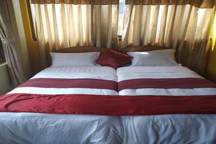 Room 6 of 11