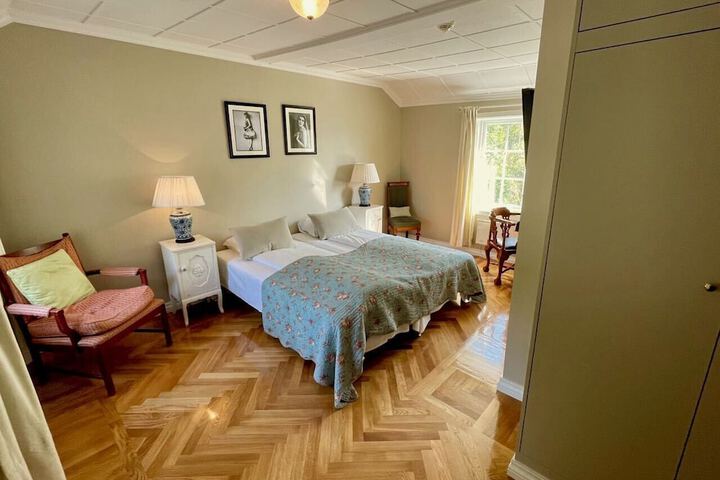Room 18 of 135