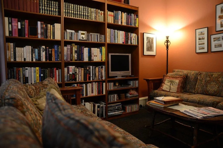 Room 3 of 6
