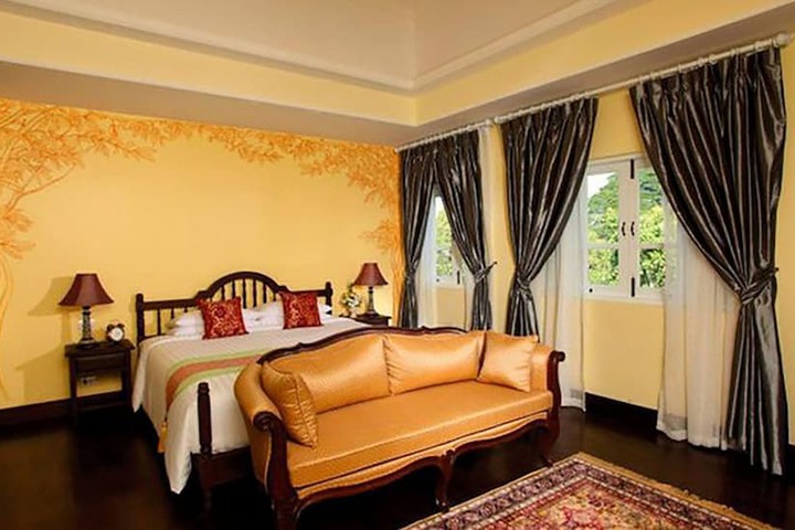 Room 27 of 72
