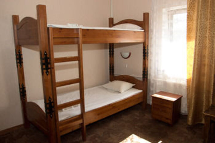 Room 32 of 65