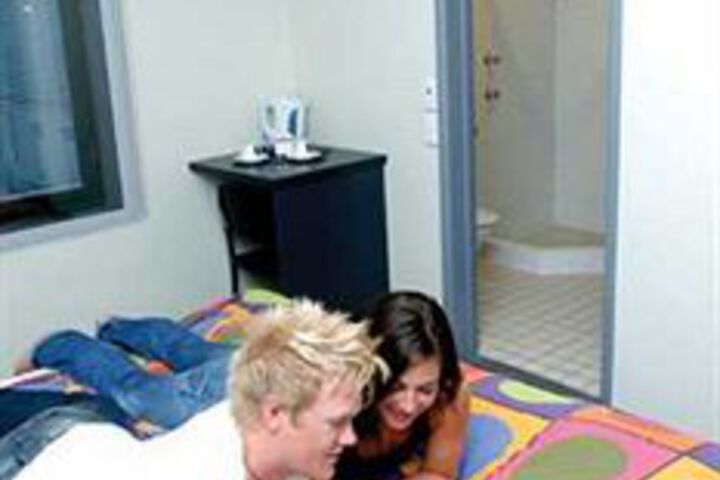 Room 5 of 7