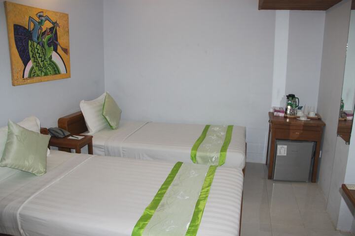 Room 11 of 39