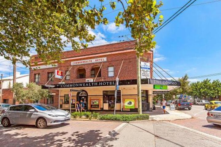 TAB Commonwealth Hotel- Cooks Hill
