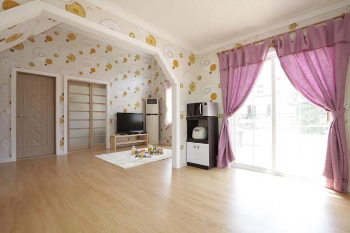 Room 26 of 63