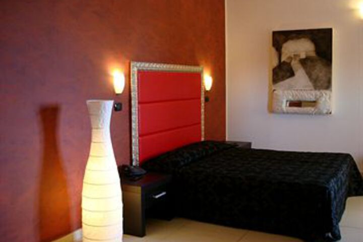 Room 9 of 24