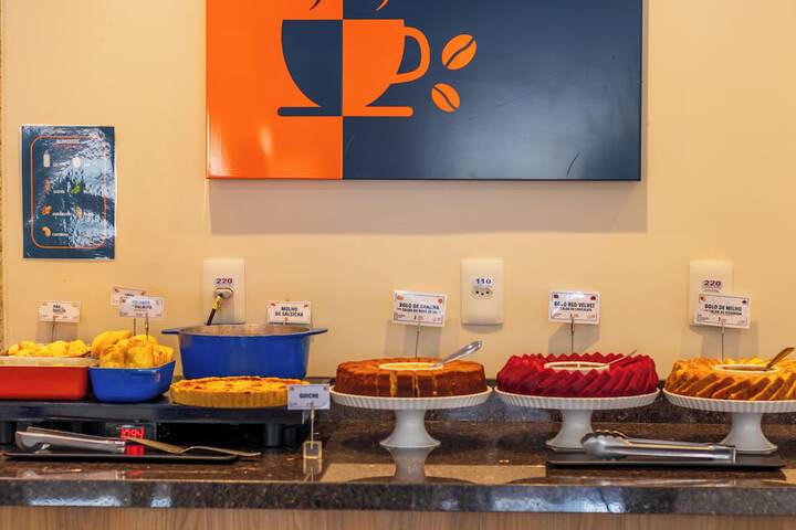Breakfast/Coffee Service 99 of 102