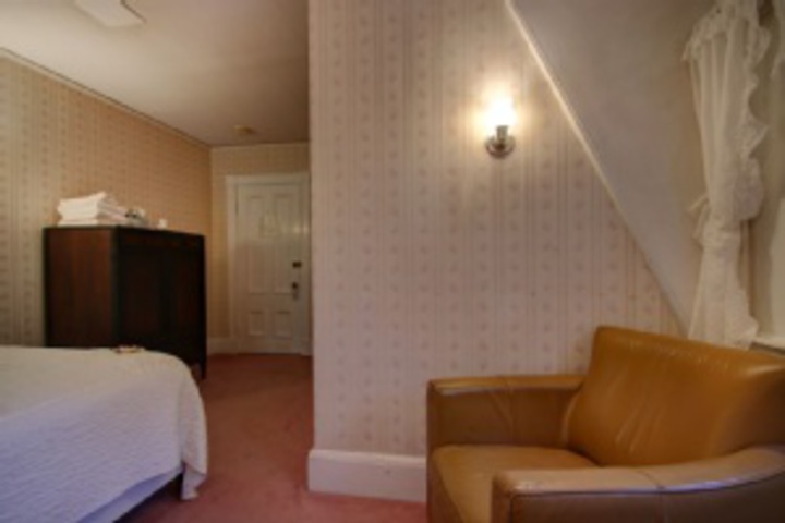 Room 260 of 408