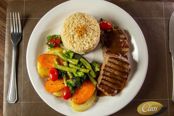 Dining 40 of 51