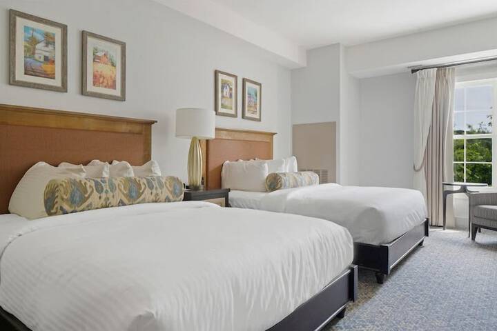Double Deluxe King Bed (1 of 6)