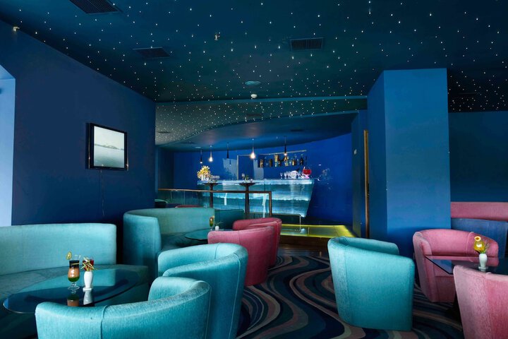 Lounge 93 of 115