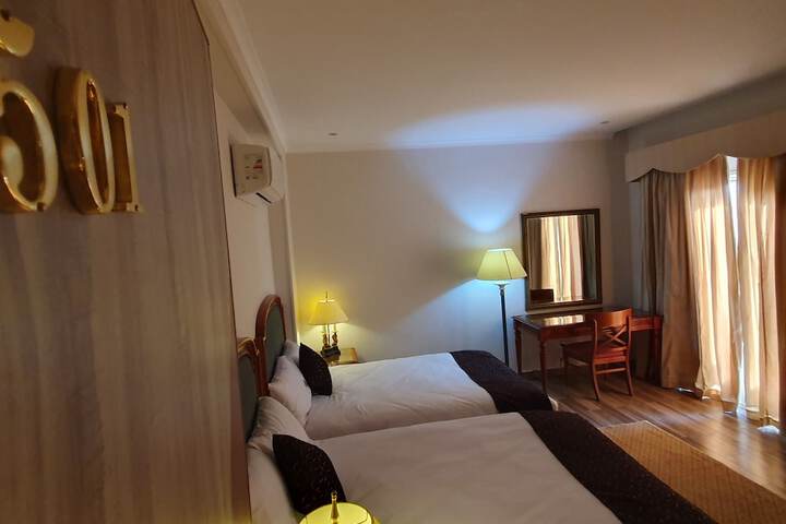Room 7 of 34