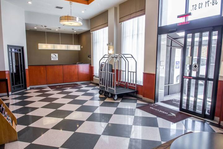 Hotel Interior 6 of 43