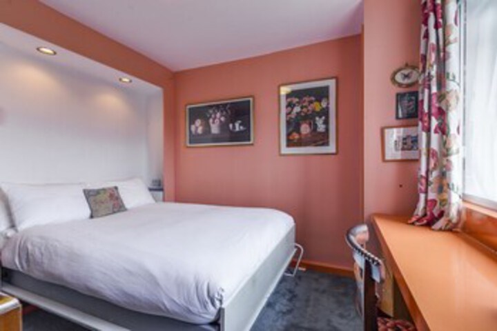 Room 13 of 15