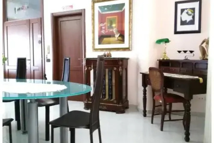 Room 6 of 11