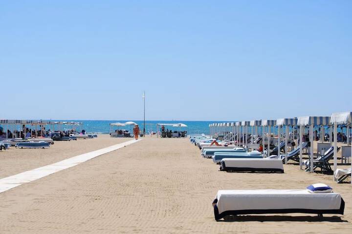 Beach 33 of 43
