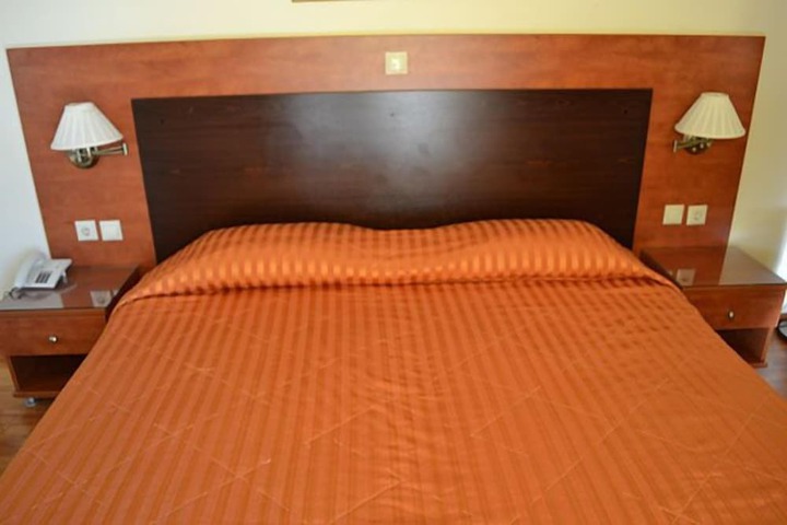 Room 13 of 42