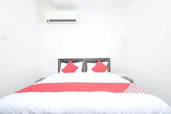 Room 12 of 20