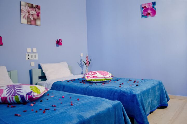 Room 8 of 22