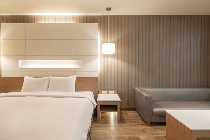 Room 17 of 59