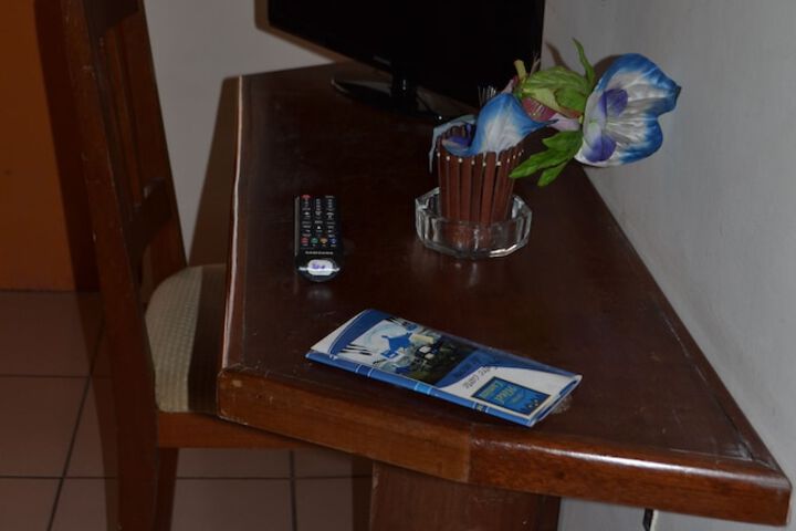 Room 8 of 15