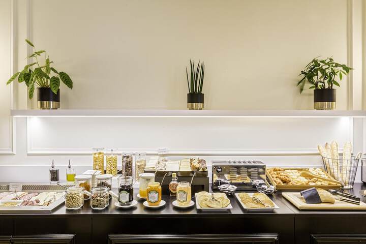 Breakfast/Coffee Service 105 of 138