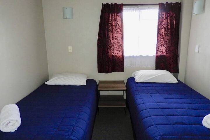 Room 8 of 25
