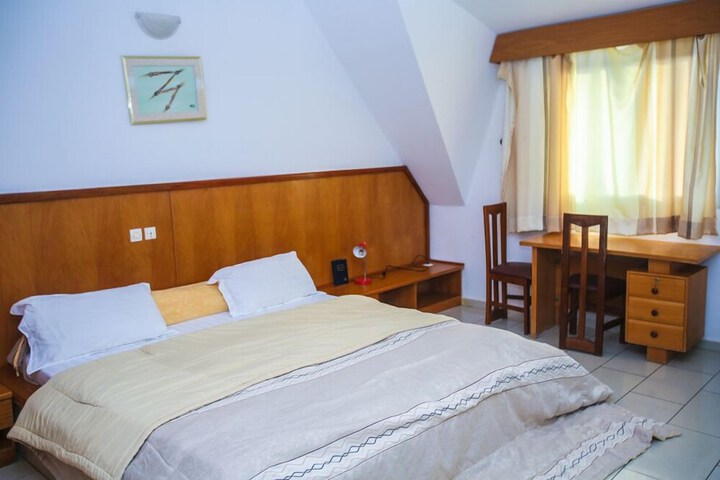Room 15 of 51