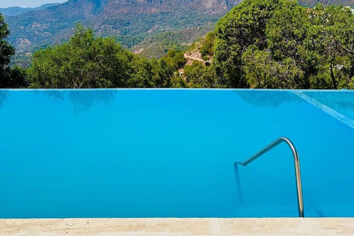 Pool 15 of 21