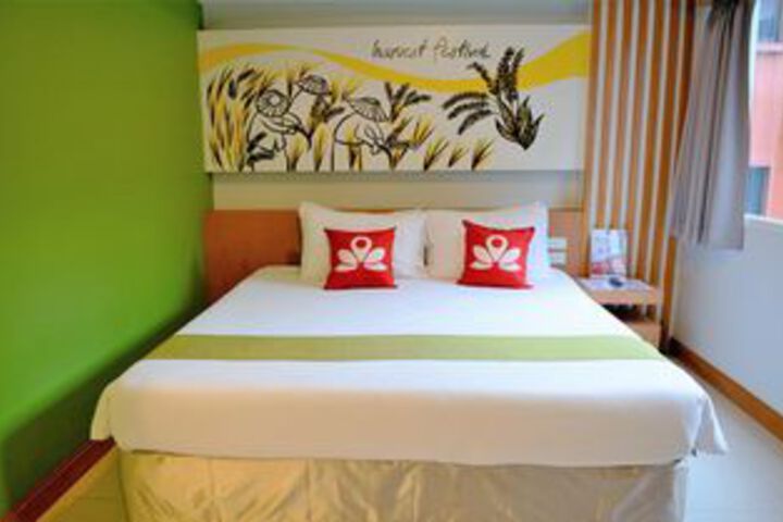 Room 10 of 26
