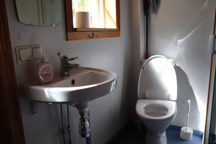 Room 17 of 27