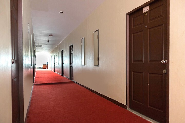 Ballroom/Hall 41 of 48