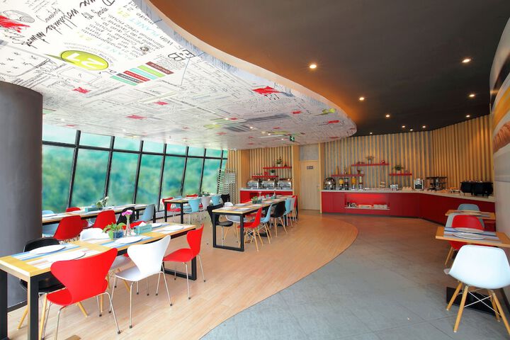 Dining Photos