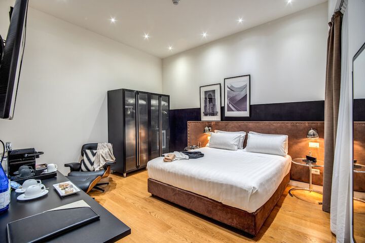 Room 10 of 29