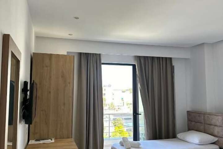Room 21 of 96
