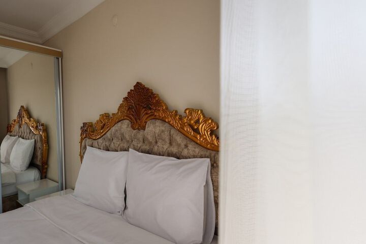Room 45 of 136