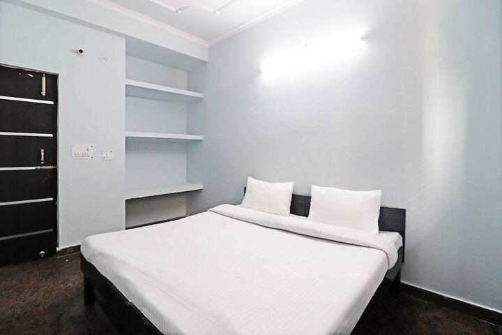 Room 18 of 25