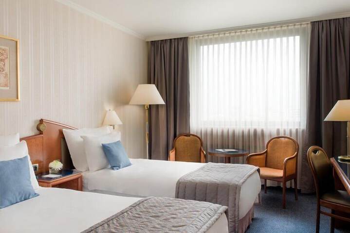 Room 42 of 113