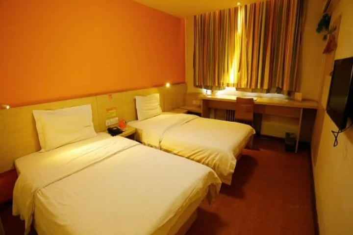 Room 18 of 21