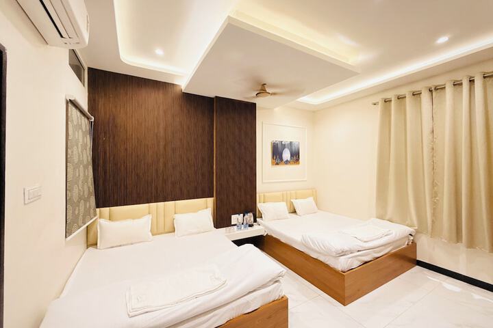 Room 14 of 37