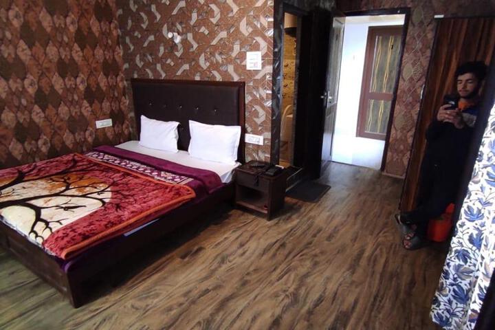 HOTEL SOLITAIRE