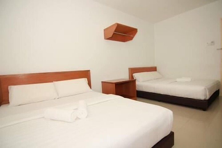 Room 17 of 34