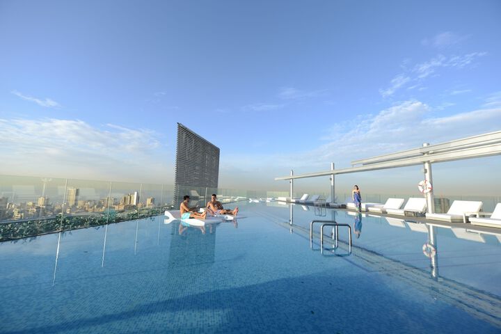 Pool 52 of 76