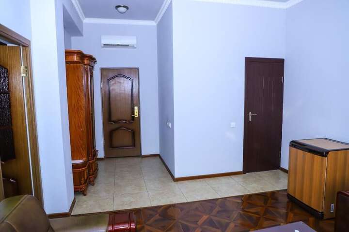 Room 45 of 123