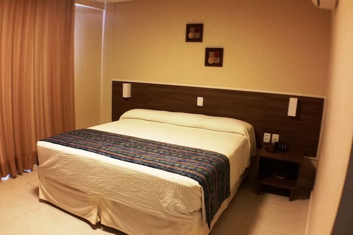 Room 12 of 87