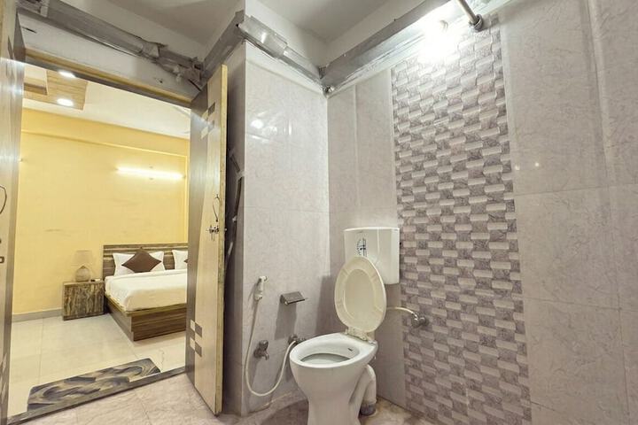 Room 14 of 21