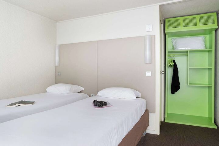 Room 7 of 24